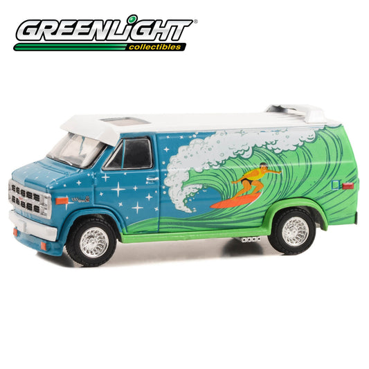 GREENLIGHT Vannin' – 1978 GMC Vandura Custom Van – Surf Decoration 1:64 - 30474