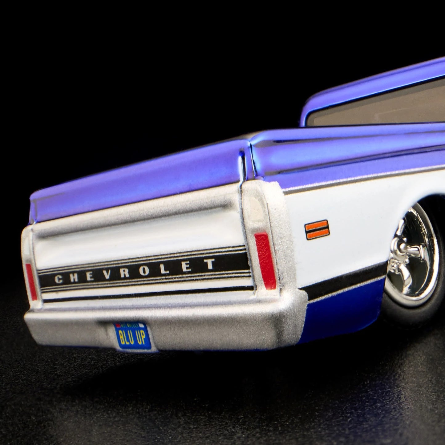 2024 HOT WHEELS RLC Exclusive 1969 Chevy C-10 1:64 - HWF22