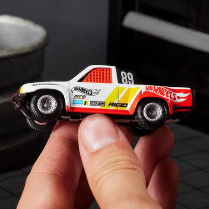 HOT WHEELS Elite 64 1989 Toyota HiLux Stadium Truck 1:64 - HWR90