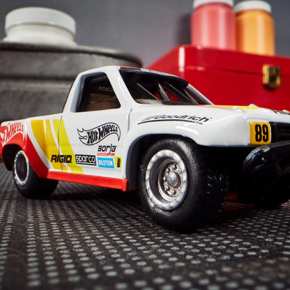 HOT WHEELS Elite 64 1989 Toyota HiLux Stadium Truck 1:64 - HWR90