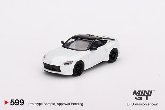 MINI GT Nissan Z Performance 2023 Everest White LHD #599 1:64 - MGT00599