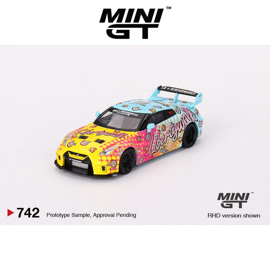 MINI GT LB-Silhouette Works GT Nissan 35GT-RR Ver.1 LBWK KUMA LHD/RHD #742 1:64 - MGT00742